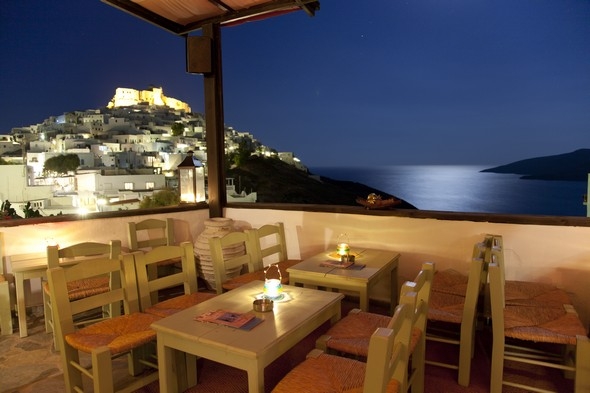 ΣΤΗ ΘΕΑ BAR